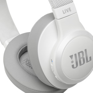 JBL LIVE 500BT - White - Your Sound, Unplugged - Detailshot 3